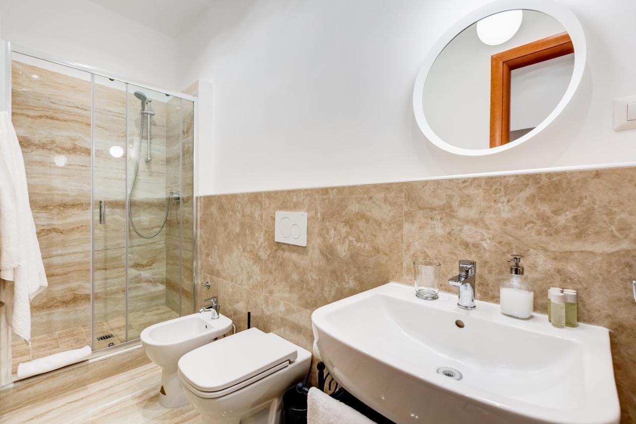 Lovely And Modern Nest Near The Colosseum ローマ エクステリア 写真